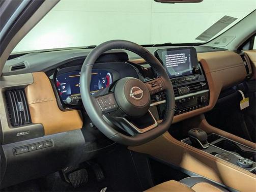 2025 Nissan Pathfinder Platinum 4WD