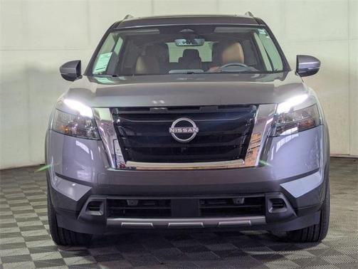 2025 Nissan Pathfinder Platinum 4WD