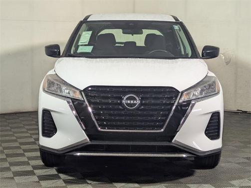 2025 Nissan Kicks S