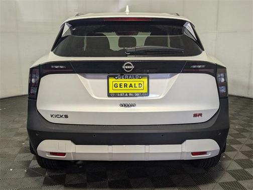 2025 Nissan Kicks SR