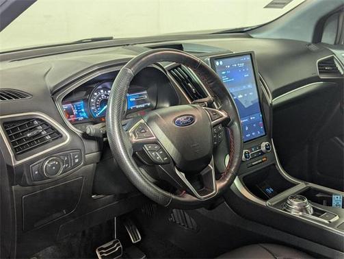 2022 Ford Edge ST Line