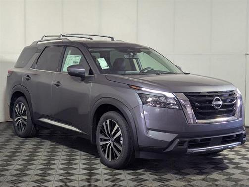 2025 Nissan Pathfinder Platinum 4WD
