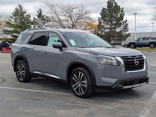 2025 Nissan Pathfinder Platinum 4WD