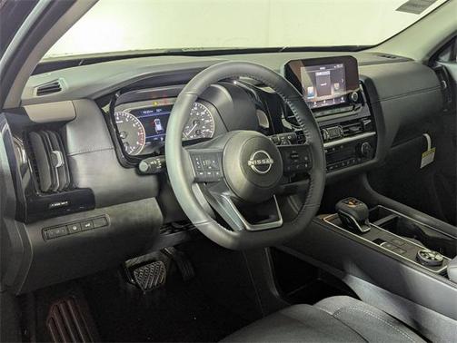 2025 Nissan Pathfinder SV 4WD