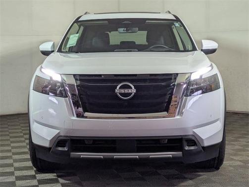 2025 Nissan Pathfinder Platinum 4WD