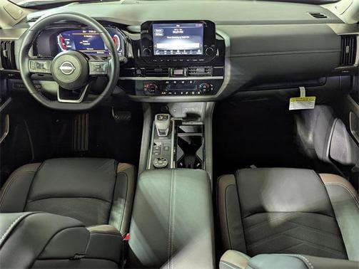 2025 Nissan Pathfinder Platinum 4WD