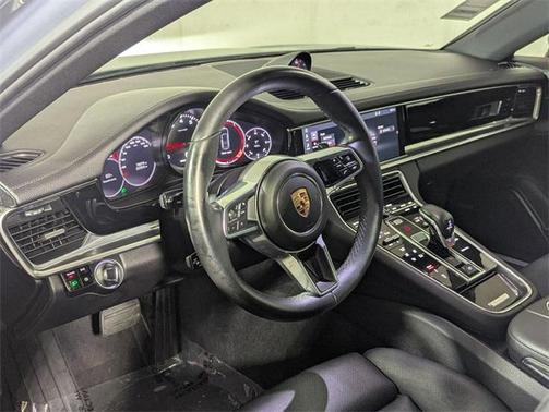 2018 Porsche Panamera 4
