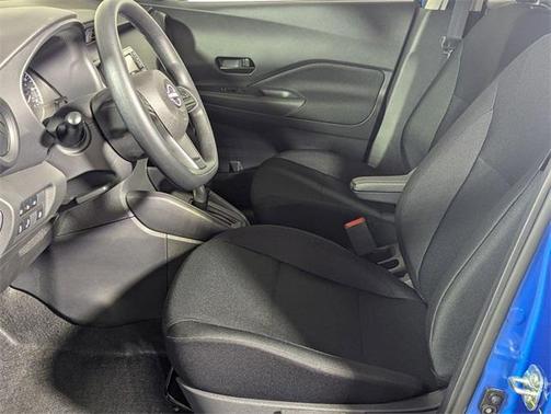 2025 Nissan Kicks S