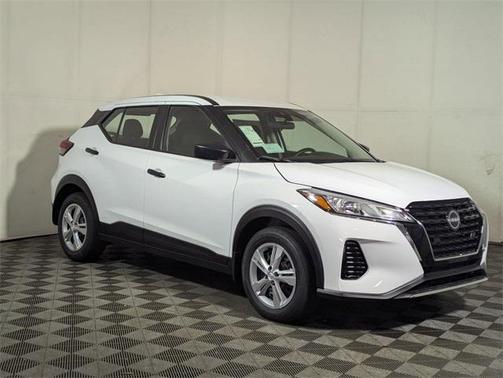 2025 Nissan Kicks S