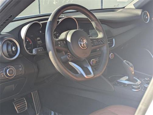 2022 Alfa Romeo Giulia Ti
