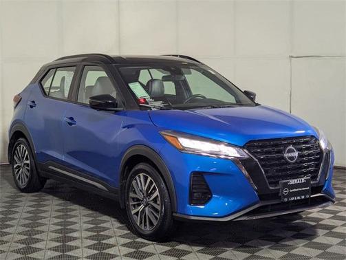 2023 Nissan Kicks SR