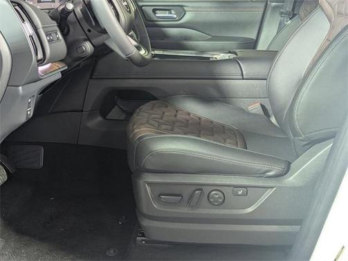 2025 Nissan Armada Platinum Reserve 4WD