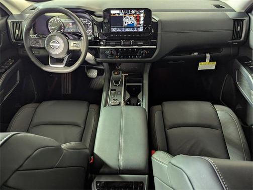 2025 Nissan Pathfinder SL 4WD