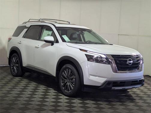 2025 Nissan Pathfinder SL 4WD