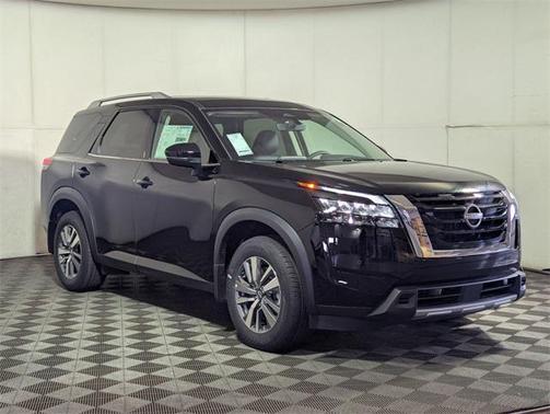2025 Nissan Pathfinder SL 4WD