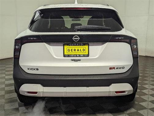 2025 Nissan Kicks SR