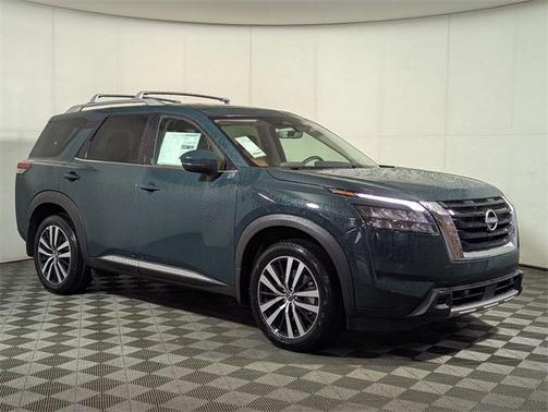 2025 Nissan Pathfinder Platinum 4WD