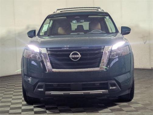 2025 Nissan Pathfinder Platinum 4WD