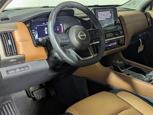 2025 Nissan Pathfinder Platinum 4WD