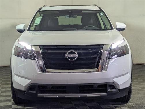 2025 Nissan Pathfinder Platinum 4WD