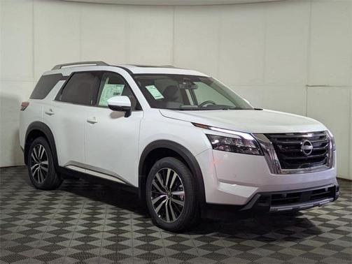 2025 Nissan Pathfinder Platinum 4WD