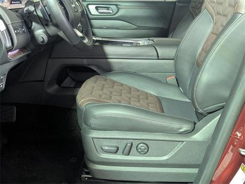 2025 Nissan Armada Platinum 4WD