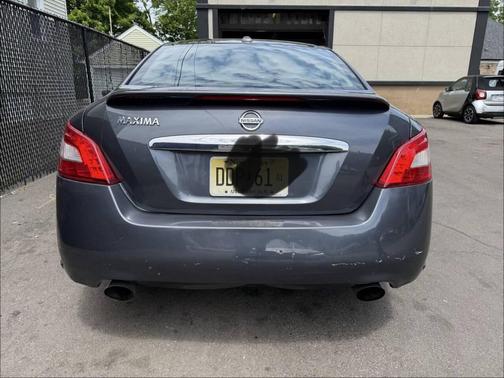 Gray 2010 Nissan Maxima SV
