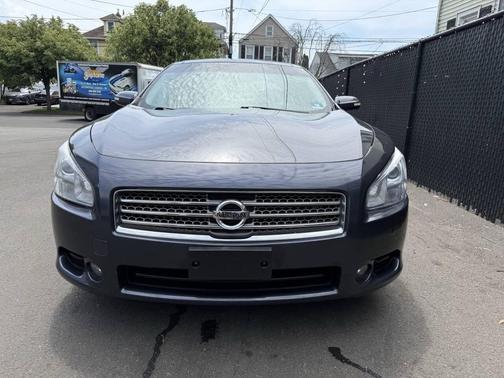 Gray 2010 Nissan Maxima SV