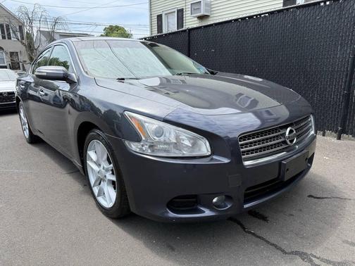 Gray 2010 Nissan Maxima SV