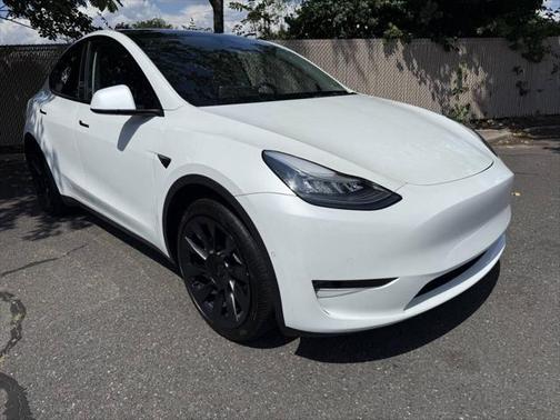 2022 Tesla Model Y Long Range Dual Motor All-Wheel Drive