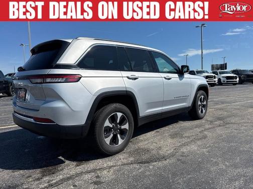 Silver Zynith 2024 Jeep Grand Cherokee 4xe Base
