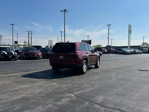 2022 Jeep Grand Cherokee Laredo