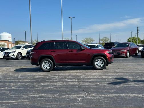 2022 Jeep Grand Cherokee Laredo