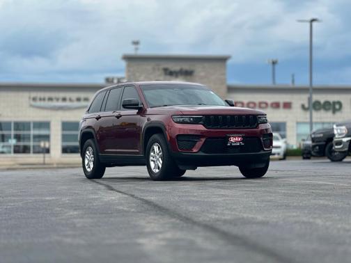 2022 Jeep Grand Cherokee Laredo