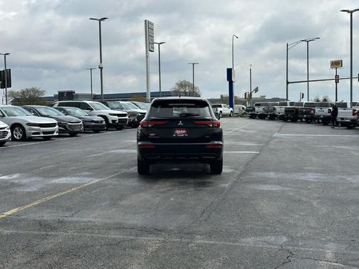 2023 Mitsubishi Outlander SE Black Edition