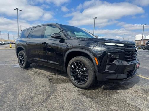 2024 Chevrolet Traverse LS
