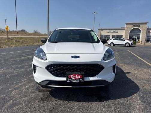 Oxford White 2022 Ford Escape SE