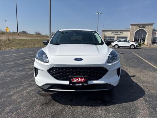 Oxford White 2022 Ford Escape SE