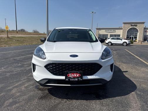 Oxford White 2022 Ford Escape SE