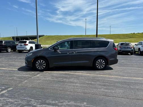 2021 Chrysler Pacifica Hybrid Touring L