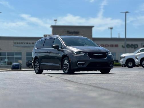 2021 Chrysler Pacifica Hybrid Touring L