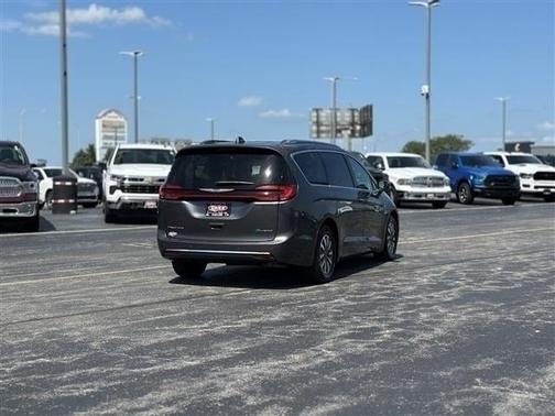 2021 Chrysler Pacifica Hybrid Touring L