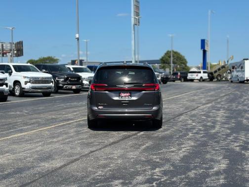 2021 Chrysler Pacifica Hybrid Touring L