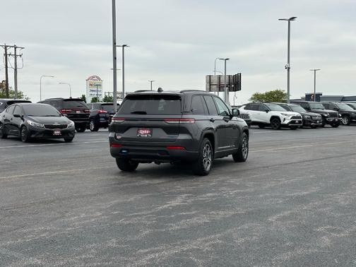 2022 Jeep Grand Cherokee 4xe Trailhawk