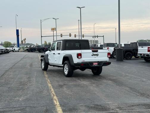2023 Jeep Gladiator Sport