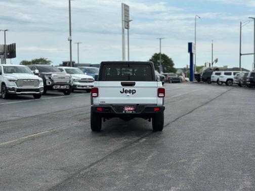2023 Jeep Gladiator Sport