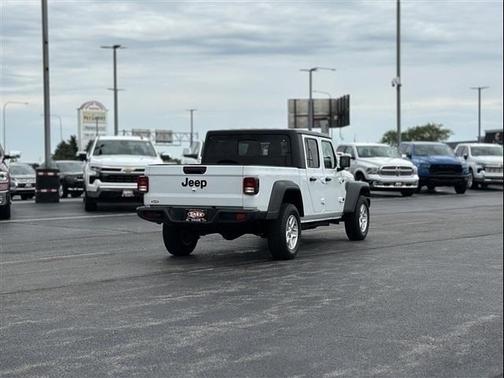 2023 Jeep Gladiator Sport