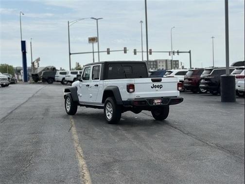2023 Jeep Gladiator Sport