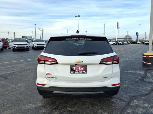 Summit White 2023 Chevrolet Equinox 2LT