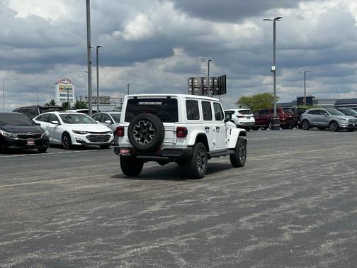 2025 Jeep Wrangler Sahara